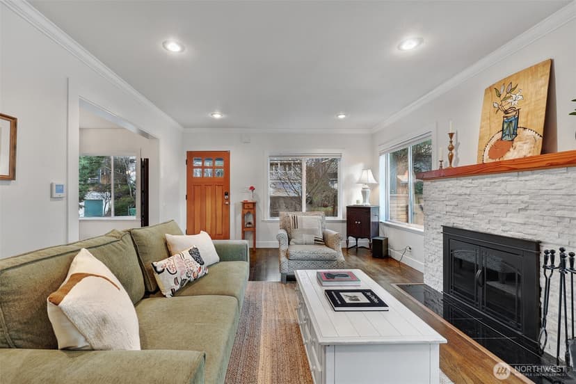 Property photo for 347 29th Avenue, Seattle photo 4