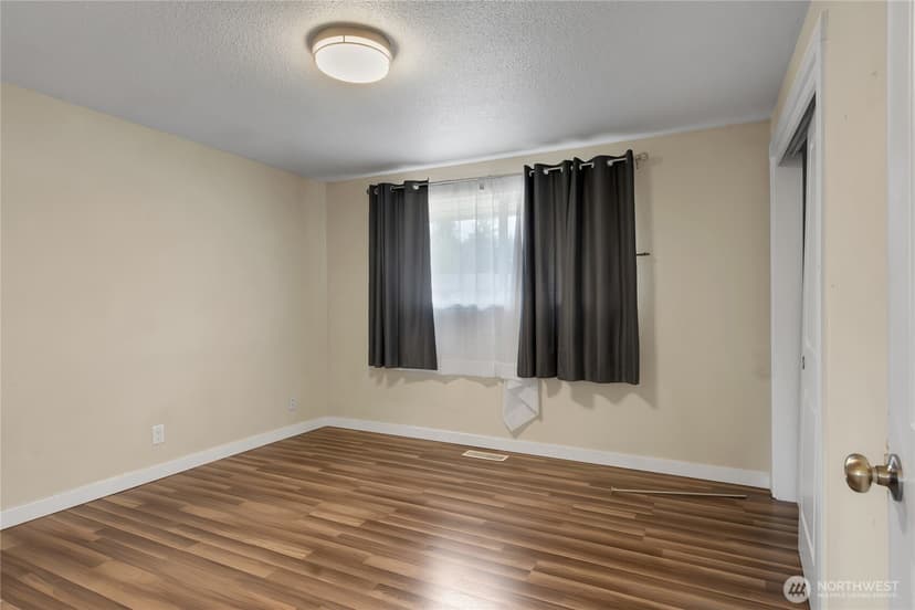Property photo for 3302 20th Street SE, Auburn photo 10
