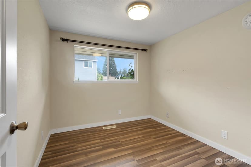 Property photo for 3302 20th Street SE, Auburn photo 9