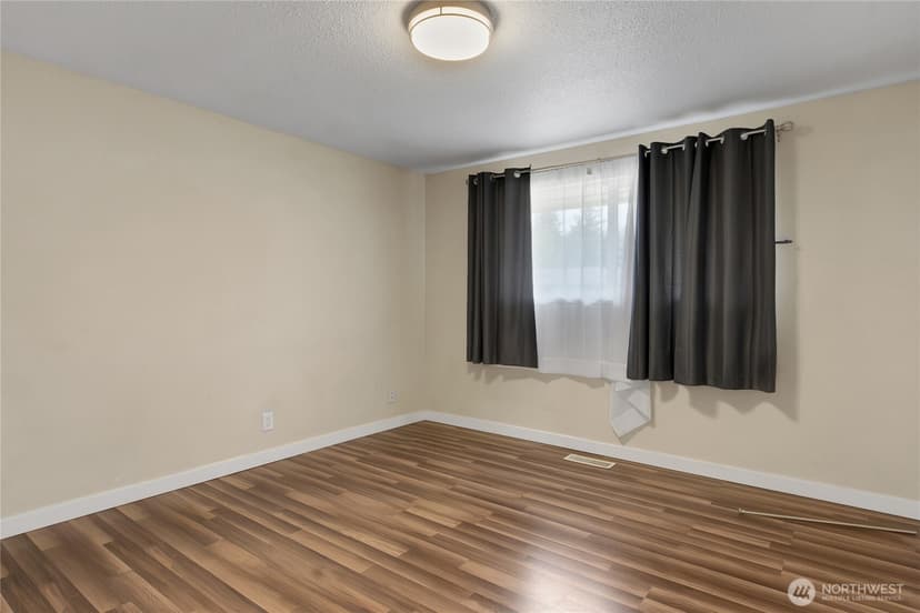 Property photo for 3302 20th Street SE, Auburn photo 11