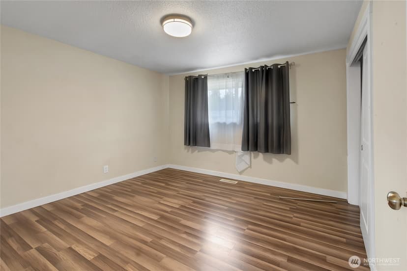 Property photo for 3302 20th Street SE, Auburn photo 8