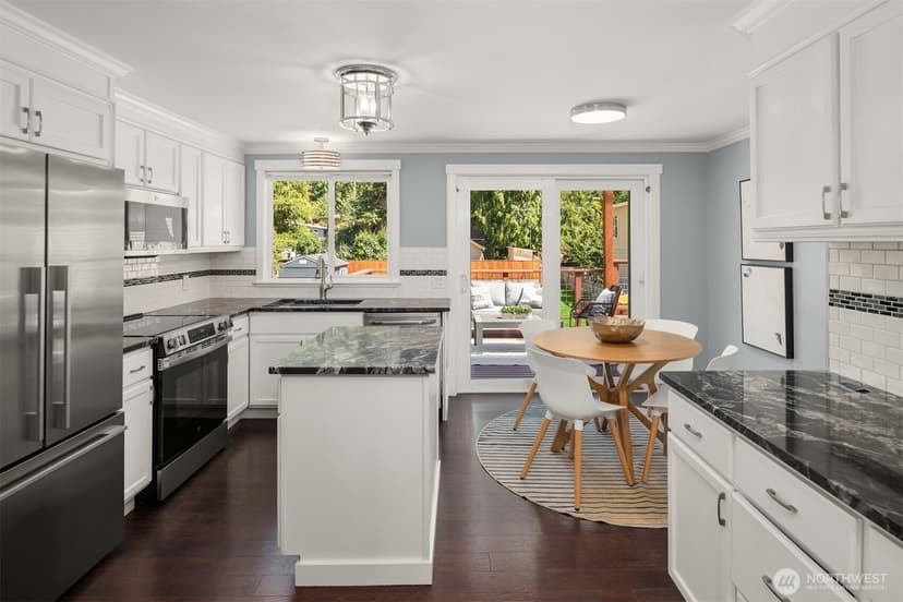 Property photo for 18210 Dayton Avenue N, Shoreline photo 6