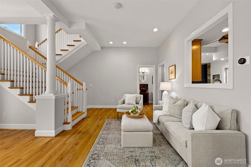 Property photo for 337 25th Avenue E, Seattle photo 6