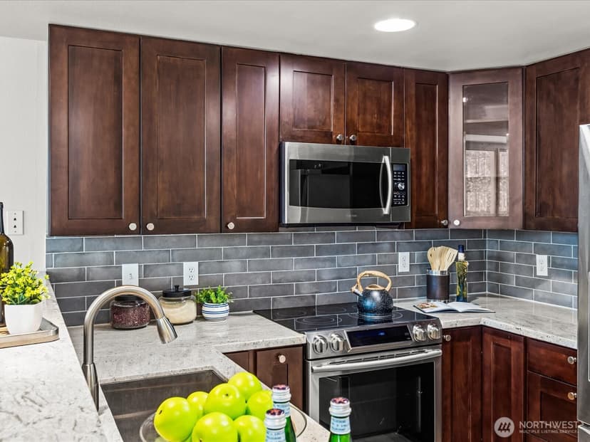 Property photo for 177 107th Avenue NE #816, Bellevue photo 2