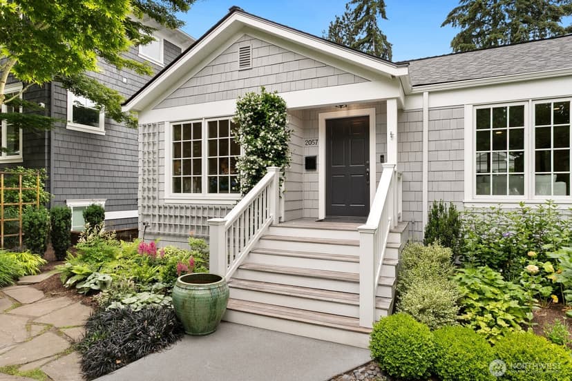 Property photo for 2057 McGilvra Boulevard E, Seattle photo 3