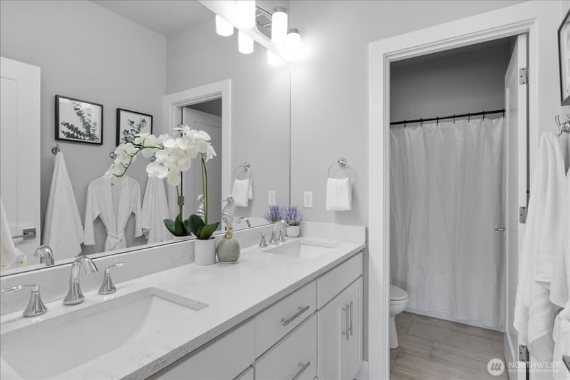 Property photo for 18829 33rd Avenue NE, Lake Forest Park photo 27