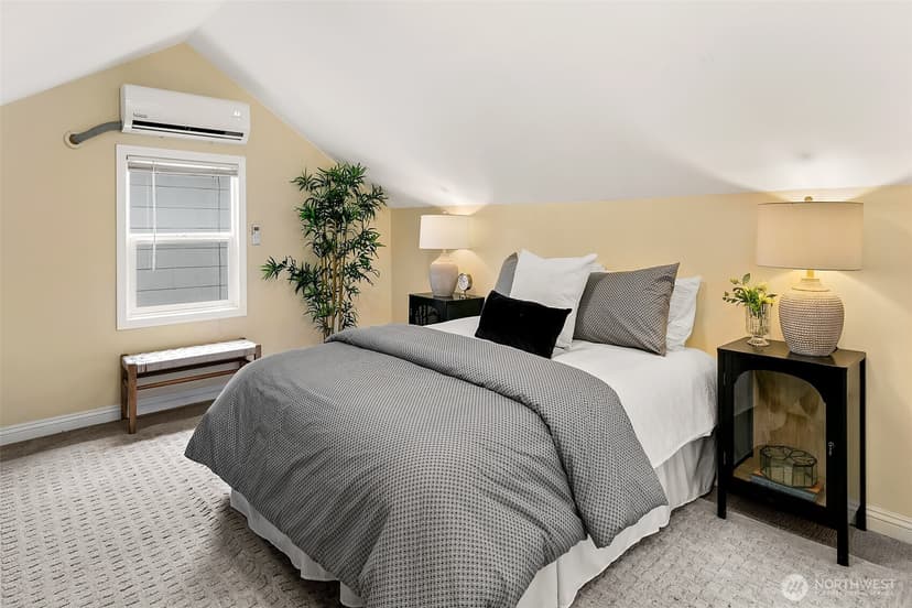 Property photo for 954 19th Avenue E, Seattle photo 18