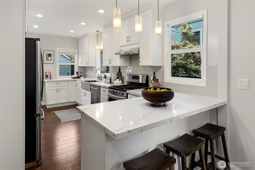 Property photo for 954 19th Avenue E, Seattle photo 8