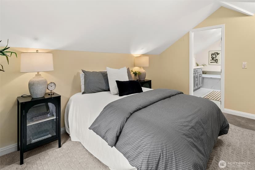Property photo for 954 19th Avenue E, Seattle photo 19