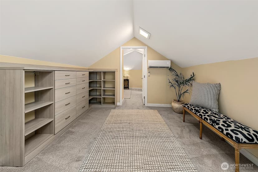 Property photo for 954 19th Avenue E, Seattle photo 21