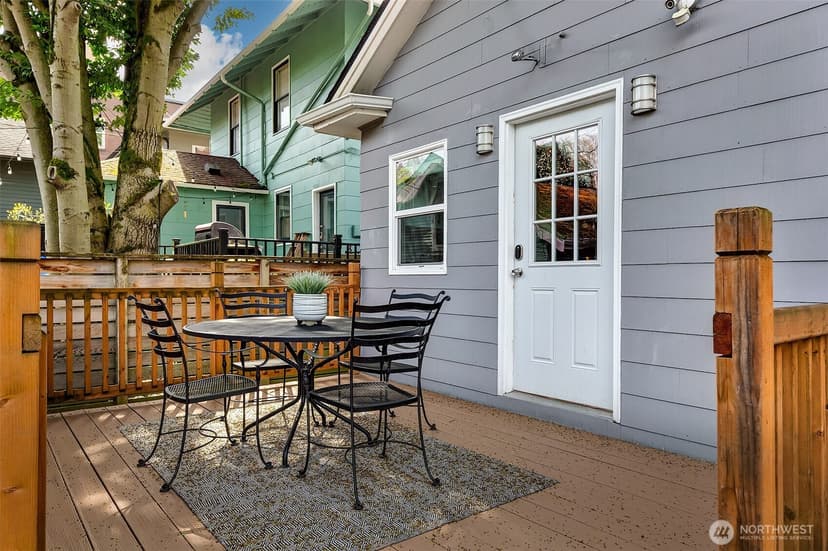 Property photo for 954 19th Avenue E, Seattle photo 10