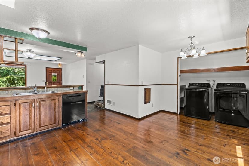 Property photo for 6112 202nd Place NE, Arlington photo 10
