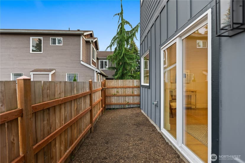 Property photo for 811 NE 125th Street #B, Seattle photo 33