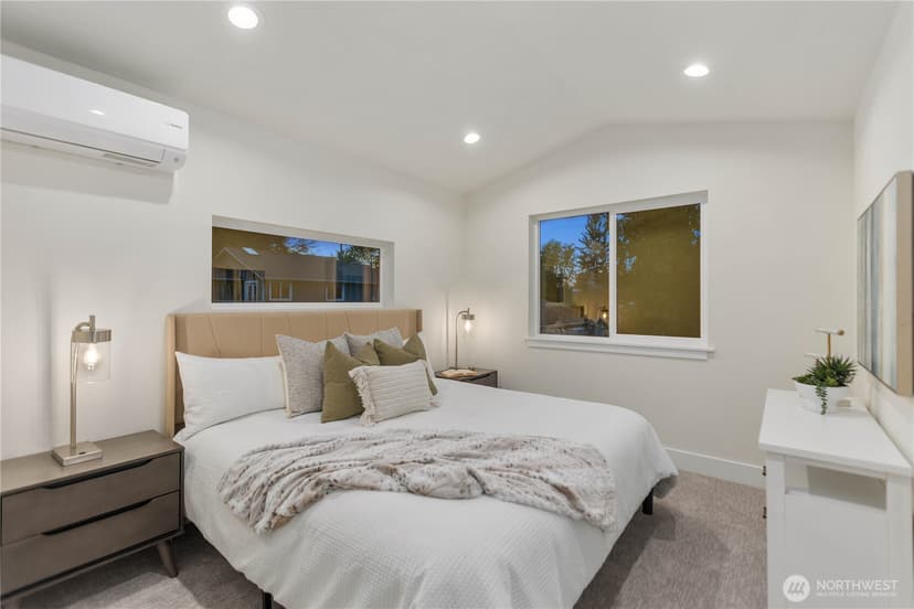 Property photo for 811 NE 125th Street #B, Seattle photo 18