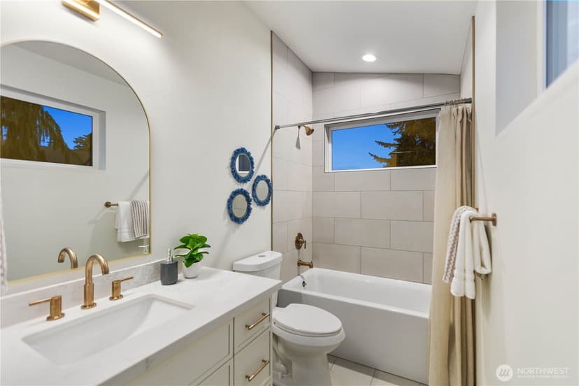 Property photo for 811 NE 125th Street #B, Seattle photo 24