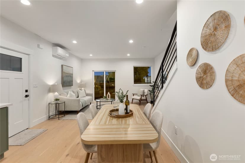 Property photo for 811 NE 125th Street #B, Seattle photo 8
