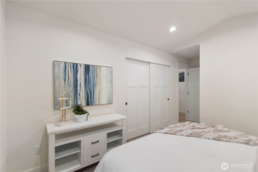Property photo for 811 NE 125th Street #B, Seattle photo 19