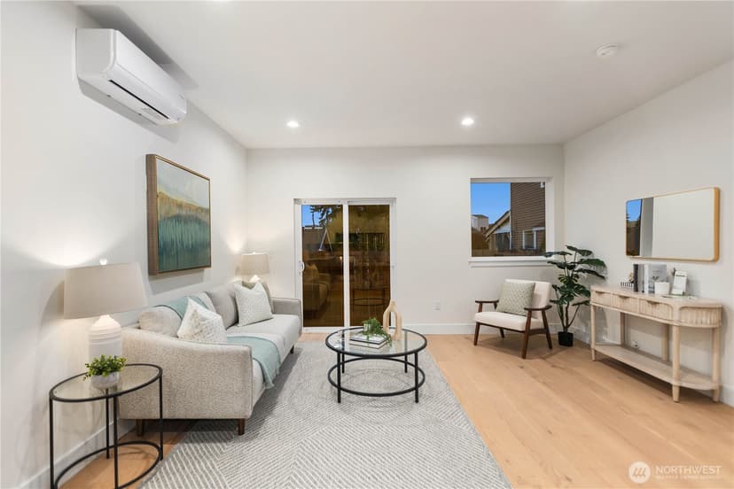 Property photo for 811 NE 125th Street #B, Seattle photo 11