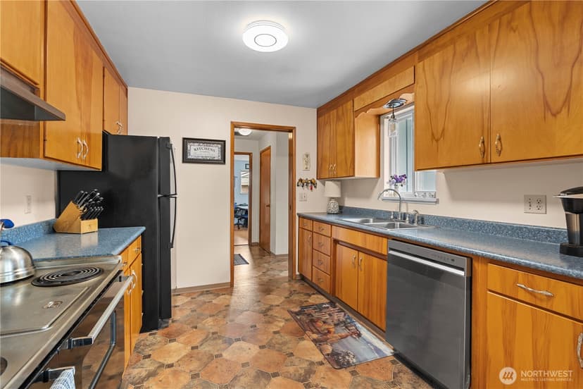 Property photo for 8715 18th Avenue E, Tacoma photo 7
