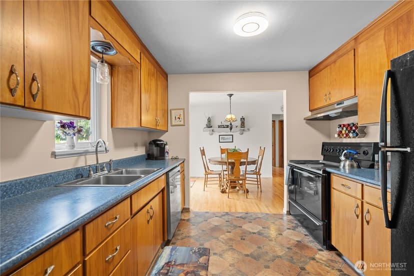 Property photo for 8715 18th Avenue E, Tacoma photo 8