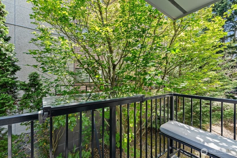 Property photo for 5912 California Avenue SW #201, Seattle photo 14