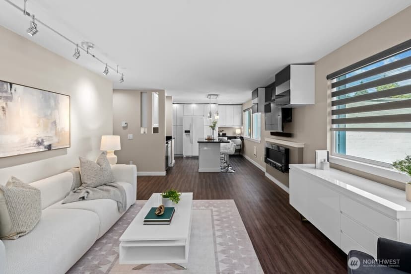Property photo for 5912 California Avenue SW #201, Seattle photo 12