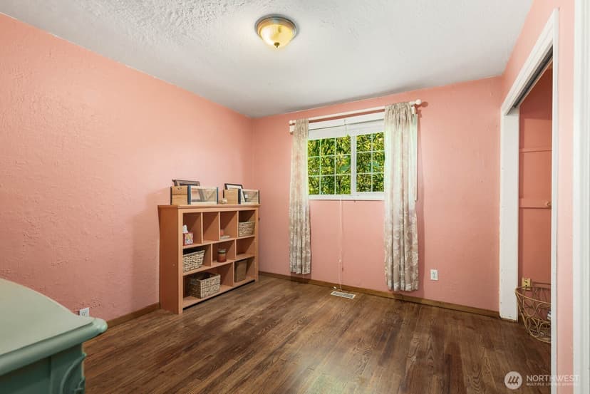 Property photo for 622 47th St SE, Everett photo 17