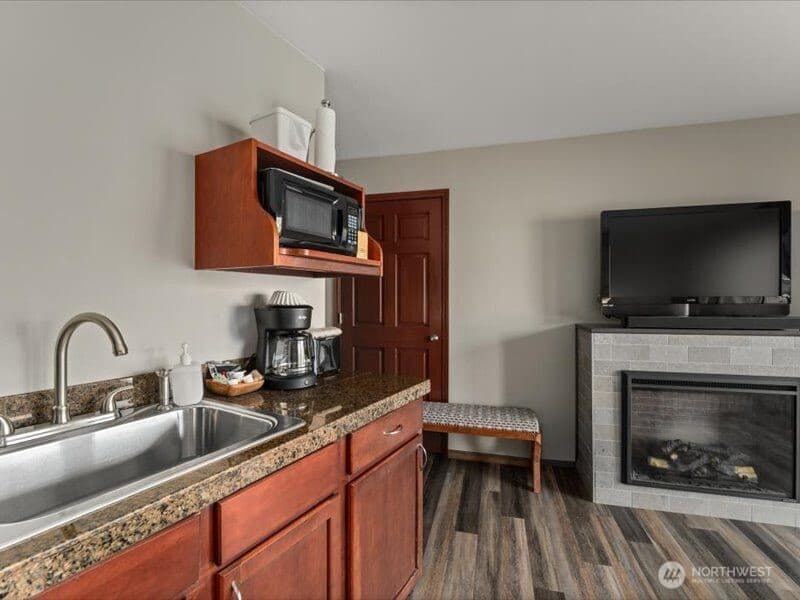 Property photo for 322 W Woodin Avenue #713, Chelan photo 9