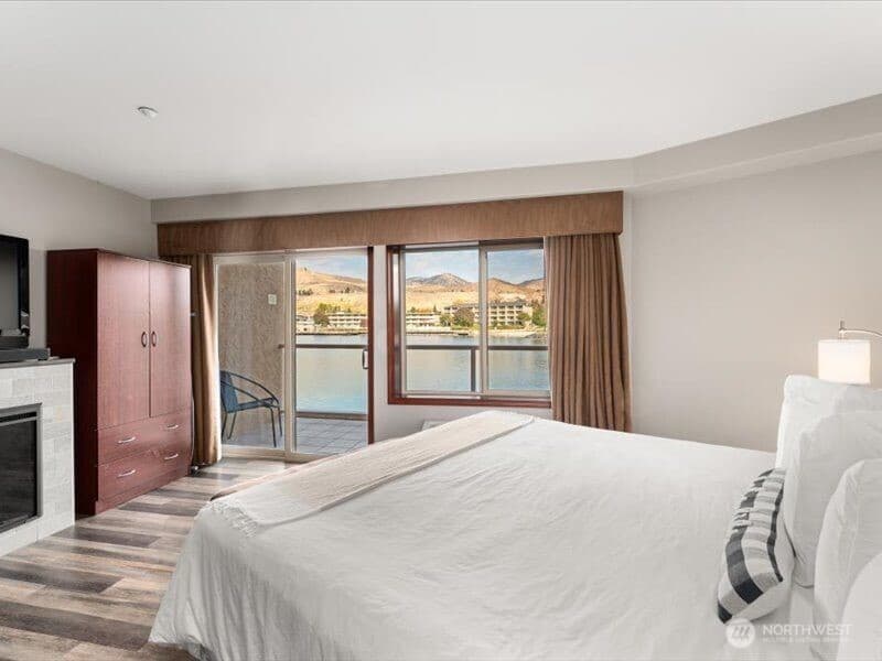 Property photo for 322 W Woodin Avenue #713, Chelan photo 12
