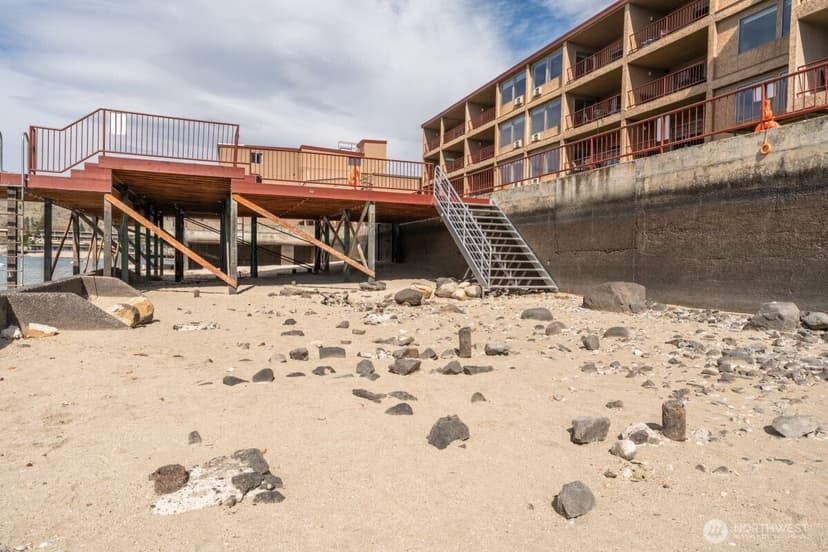 Property photo for 322 W Woodin Avenue #713, Chelan photo 23