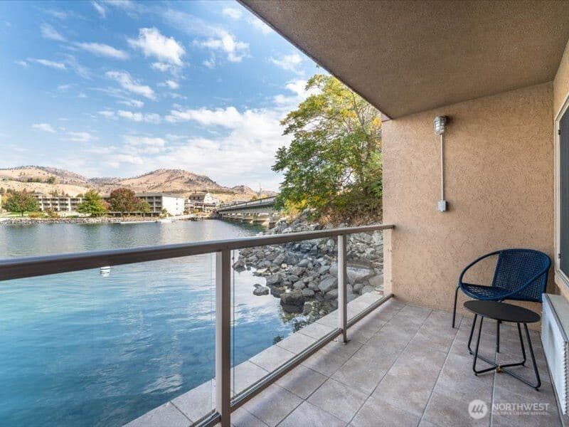 Property photo for 322 W Woodin Avenue #713, Chelan photo 15