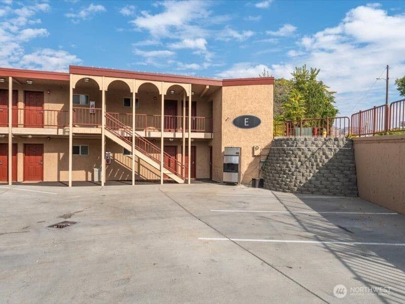 Property photo for 322 W Woodin Avenue #713, Chelan photo 6