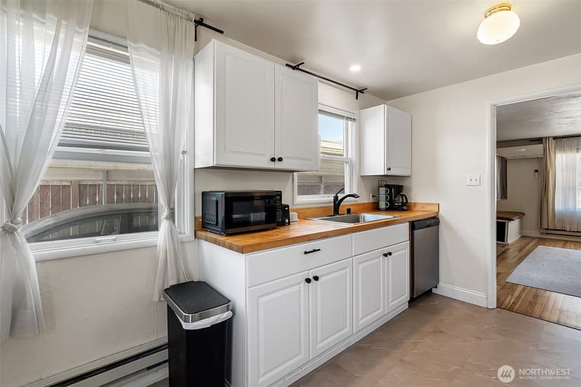 Property photo for 8503 33rd Avenue S, Lakewood photo 14