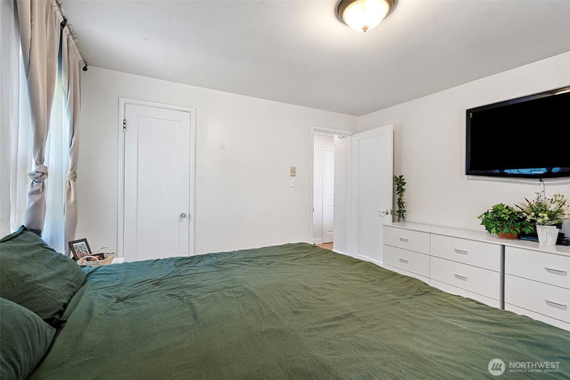 Property photo for 8503 33rd Avenue S, Lakewood photo 17