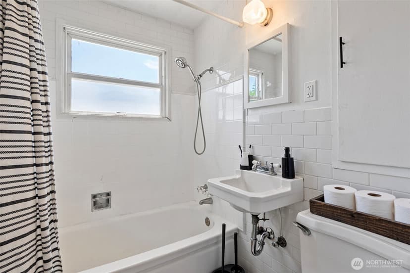 Property photo for 8503 33rd Avenue S, Lakewood photo 20