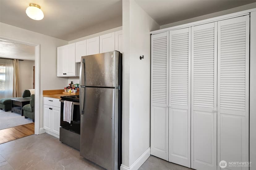 Property photo for 8503 33rd Avenue S, Lakewood photo 15