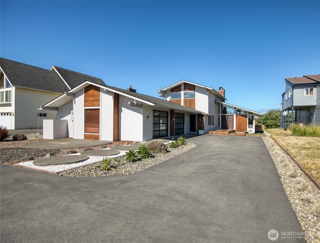 Property photo for 675 Ocean Shores Boulevard SW, Ocean Shores photo 2