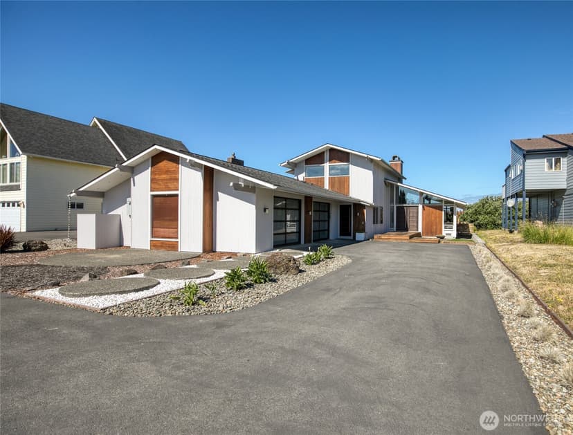 Property photo for 675 Ocean Shores Boulevard SW, Ocean Shores photo 2