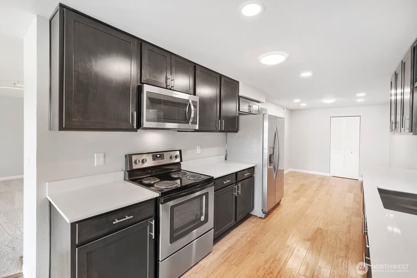 Property photo for 3100 W Commodore Way #305, Seattle photo 21