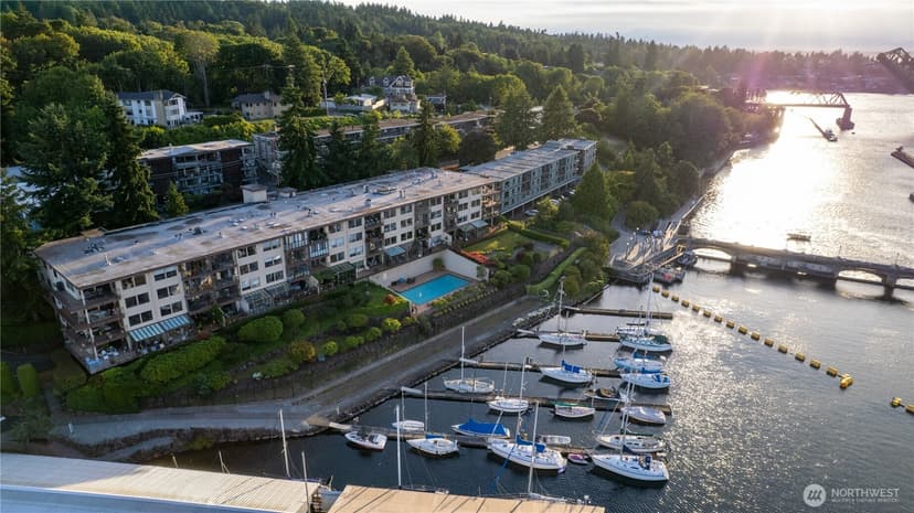 Property photo for 3100 W Commodore Way #305, Seattle photo 39