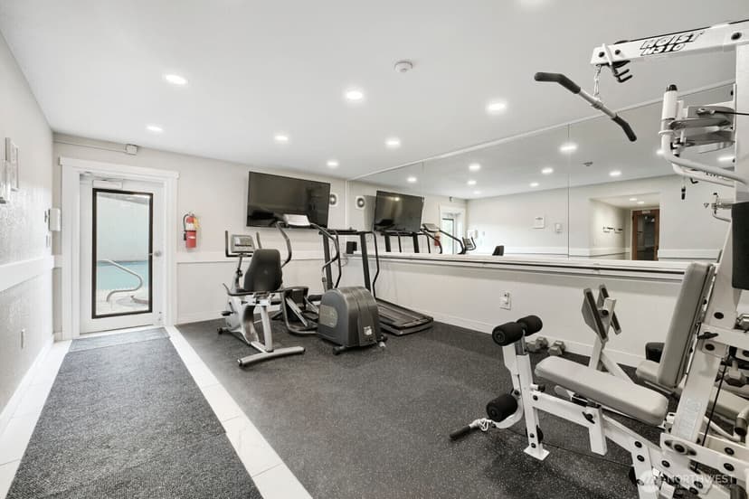 Property photo for 3100 W Commodore Way #305, Seattle photo 32