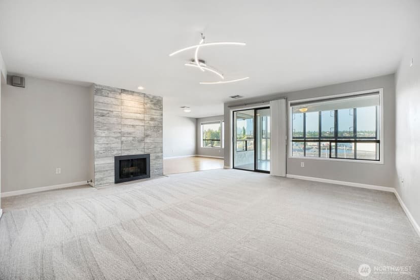 Property photo for 3100 W Commodore Way #305, Seattle photo 13