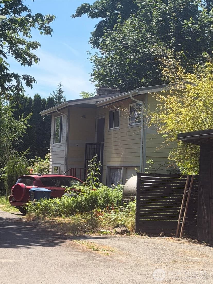 Property photo for 3331 A S Morgan Street, Seattle photo 2