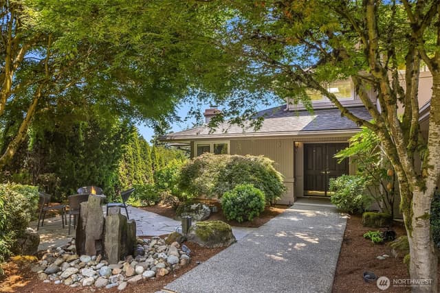 Property photo for 7066 92nd Avenue SE, Mercer Island photo 3
