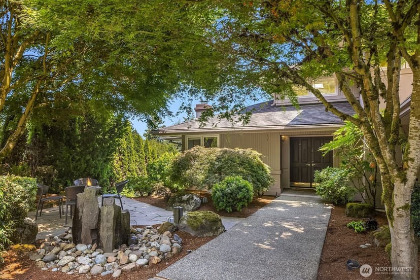 Property photo for 7066 92nd Avenue SE, Mercer Island photo 3