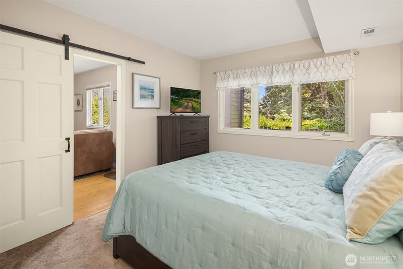 Property photo for 7066 92nd Avenue SE, Mercer Island photo 31