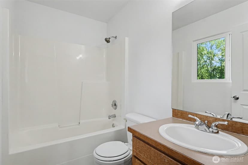 Property photo for 18663 Rainier View Road SE, Monroe photo 19