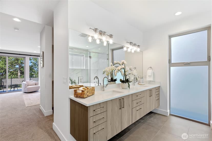 Property photo for 3760 W Lawton Street, Seattle photo 17