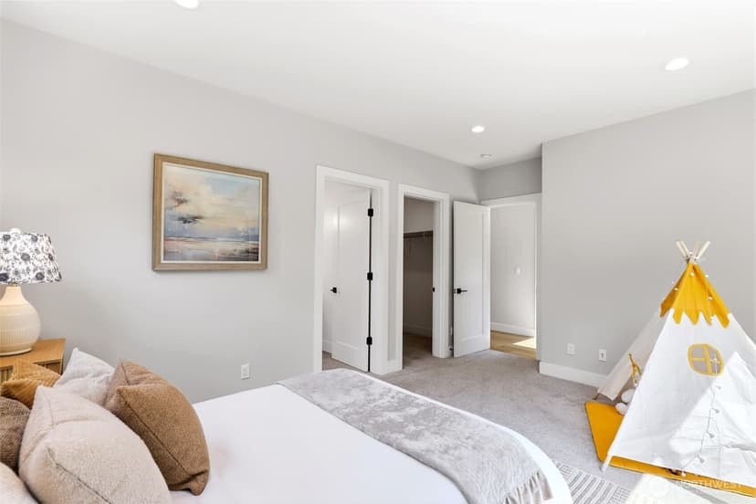 Property photo for 3760 W Lawton Street, Seattle photo 21