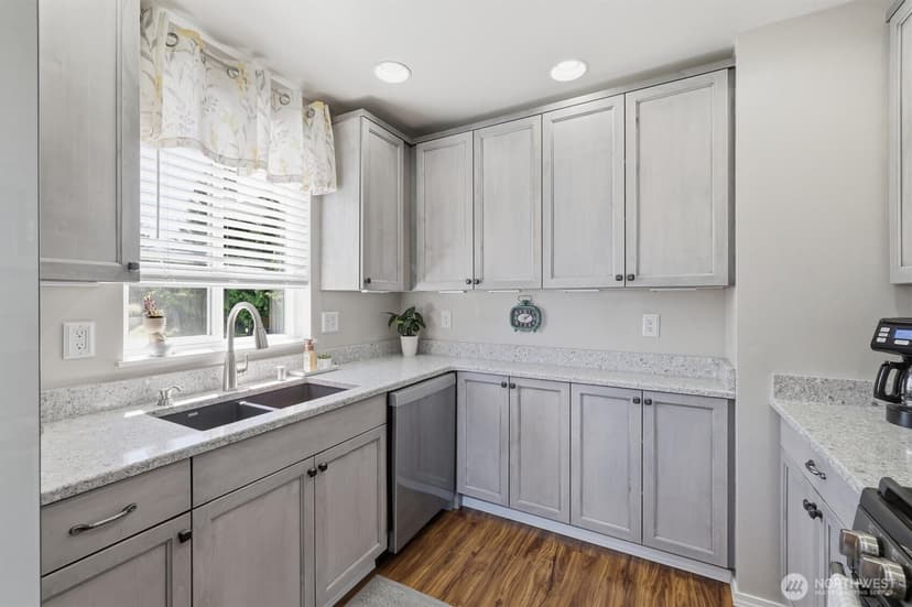 Property photo for 800 96th Avenue NE #J202, Lake Stevens photo 24